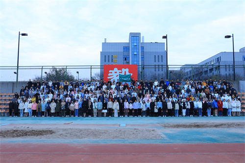 c18a4ad1957648c7a63710d0754d6840.jpg beat365网页版登录官网合照.jpg